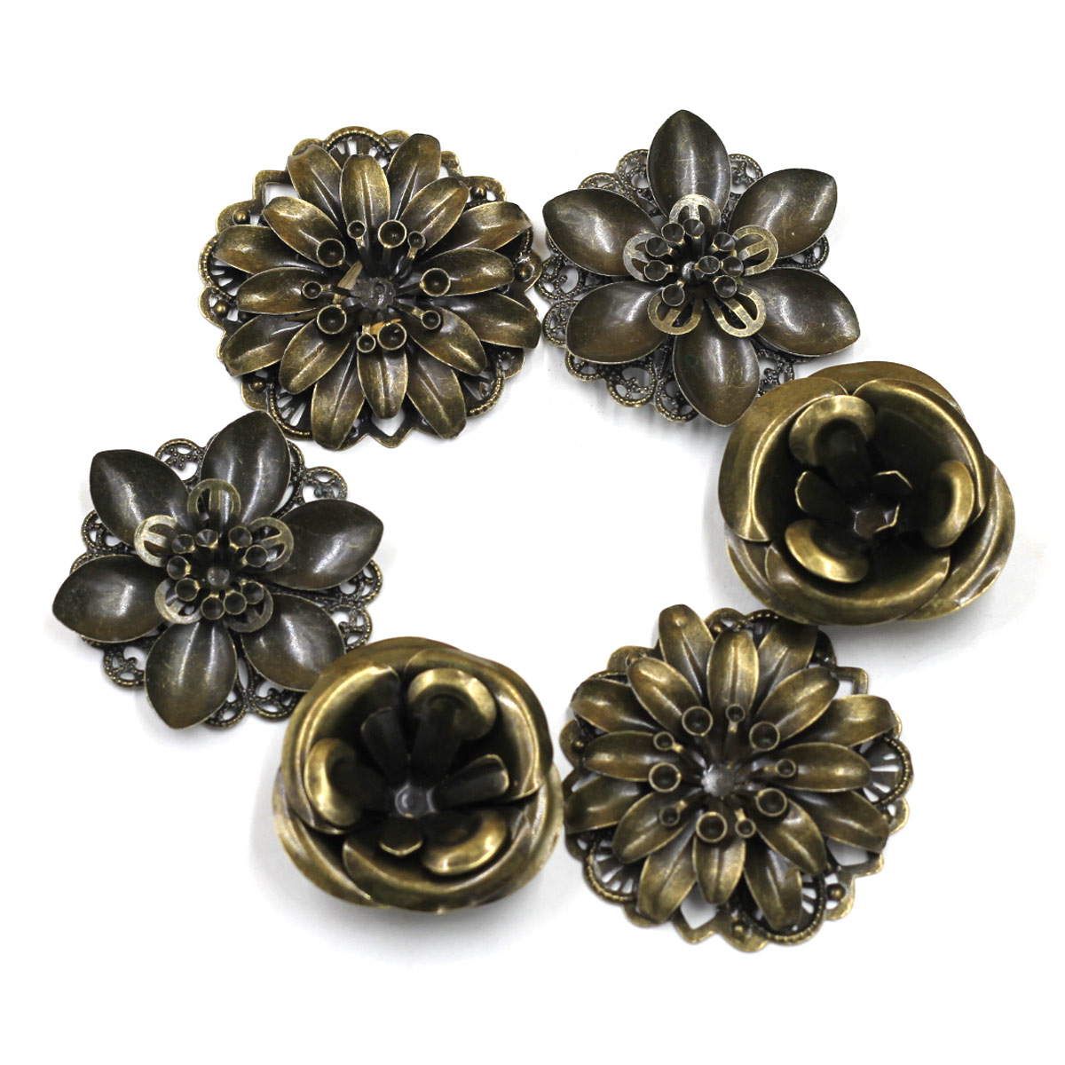 Craft Embellishment - Combinaison d'embellissements à motifs de fleurs,