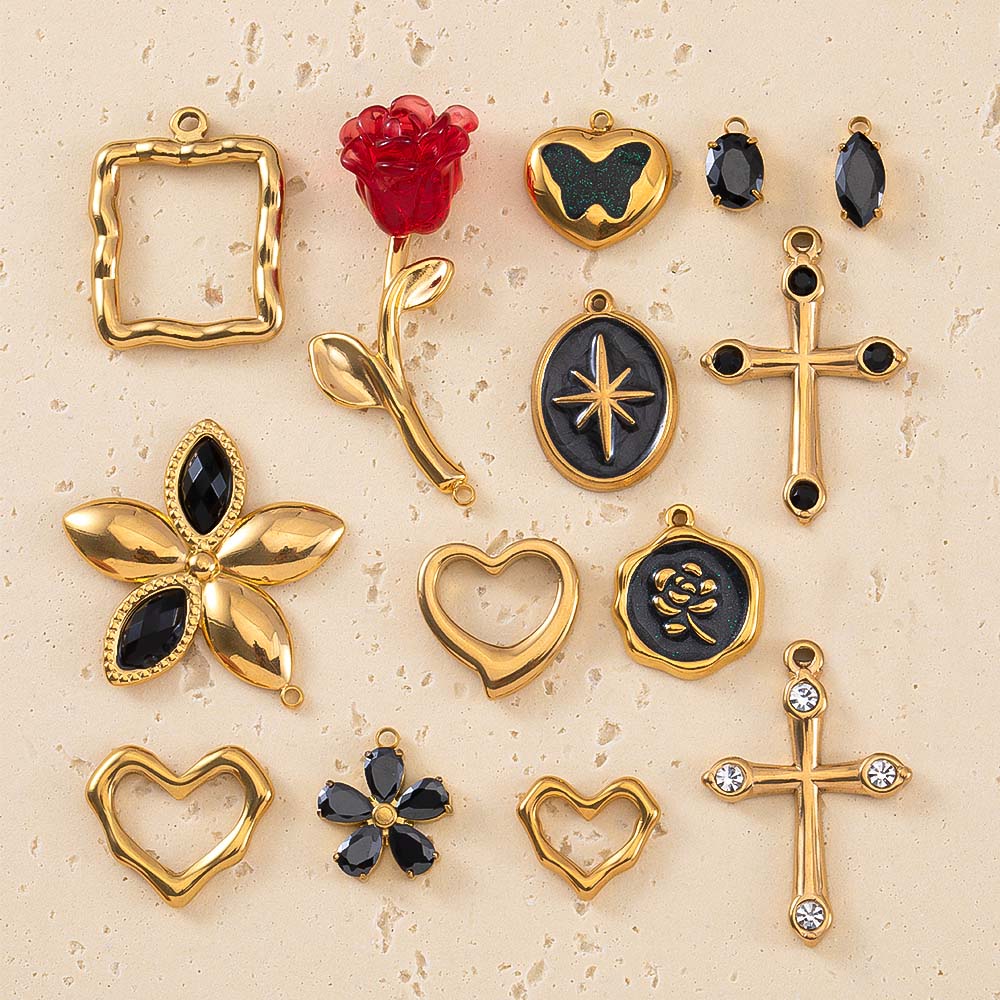 2 pendentifs en forme de croix - Embellishment Crafts avis et prix